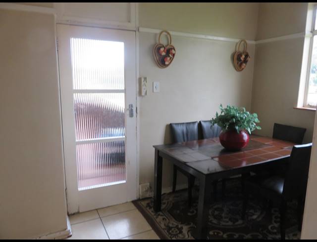 2 BEDROOM FLAT FOR SALE IN MUCKLENEUK